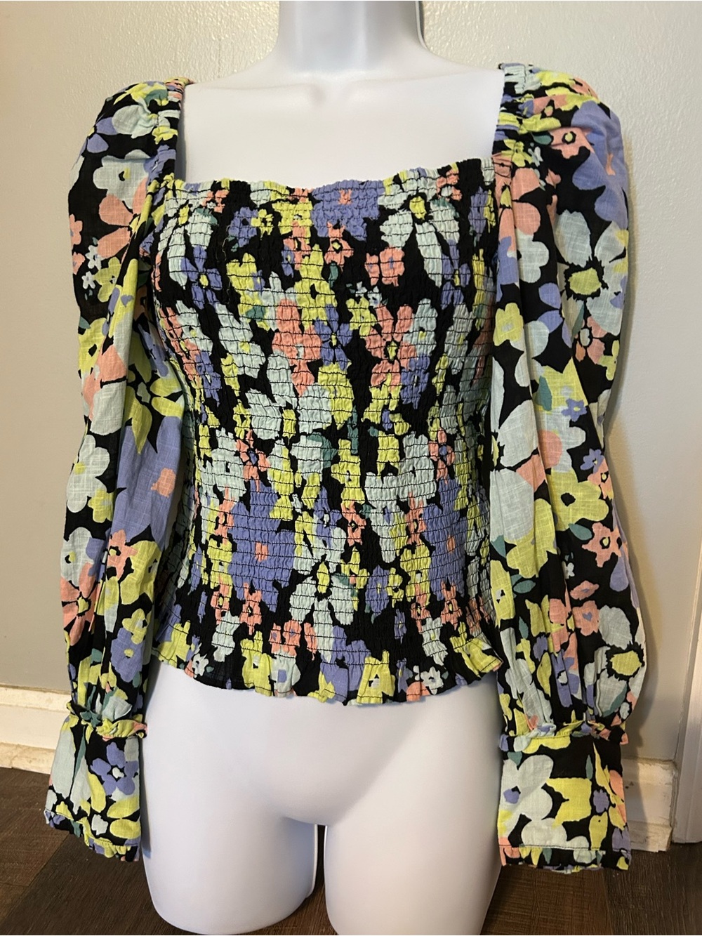 NWT free people Floral Smocked Puff Sleeve Top - Black Multi